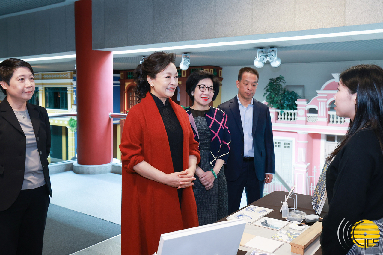 Wife of President Xi Jinping, Madame Peng Liyuan, visits the Macao Museum,  in the company of wife of Chief Executive of the Macao Special  Administrative Region Ho Iat Seng, Madame Cheng Soo